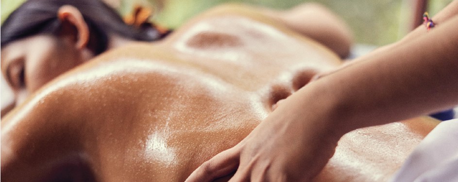 バリ島エステ留学 バリニーズマッサージの施術コースの様子